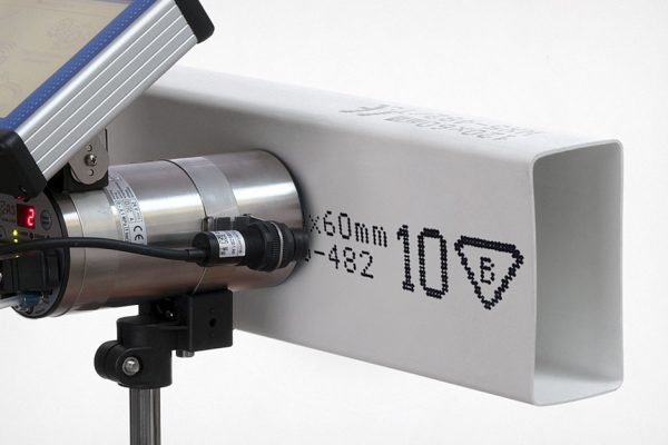 Large character inkjet coding device on plastic pipe